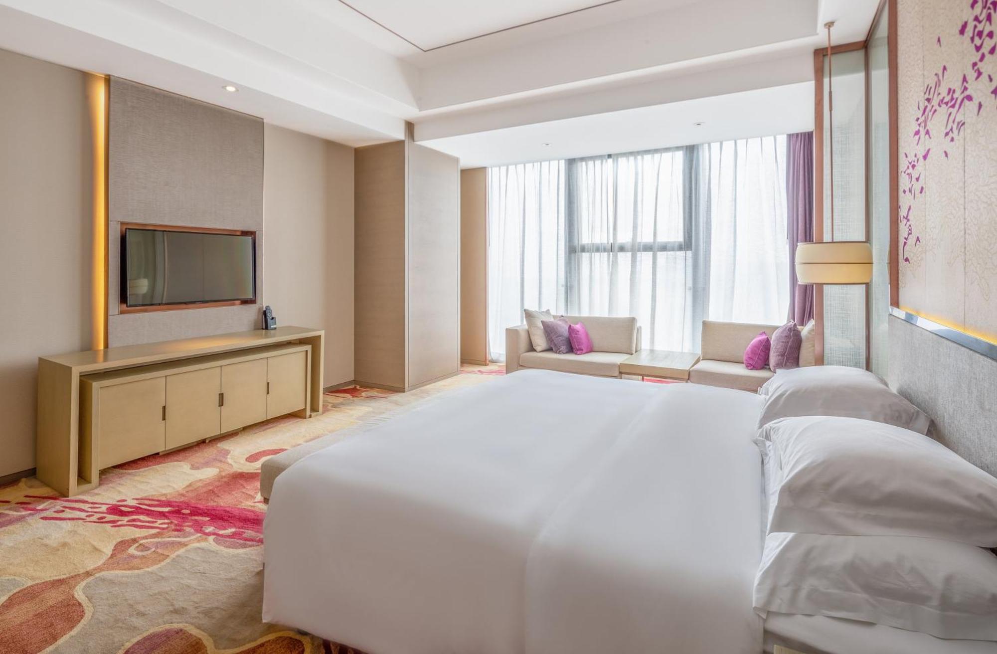 คราวน์ พลาซา อี้ปิน Hotel อี๋ปิน ภายนอก รูปภาพ