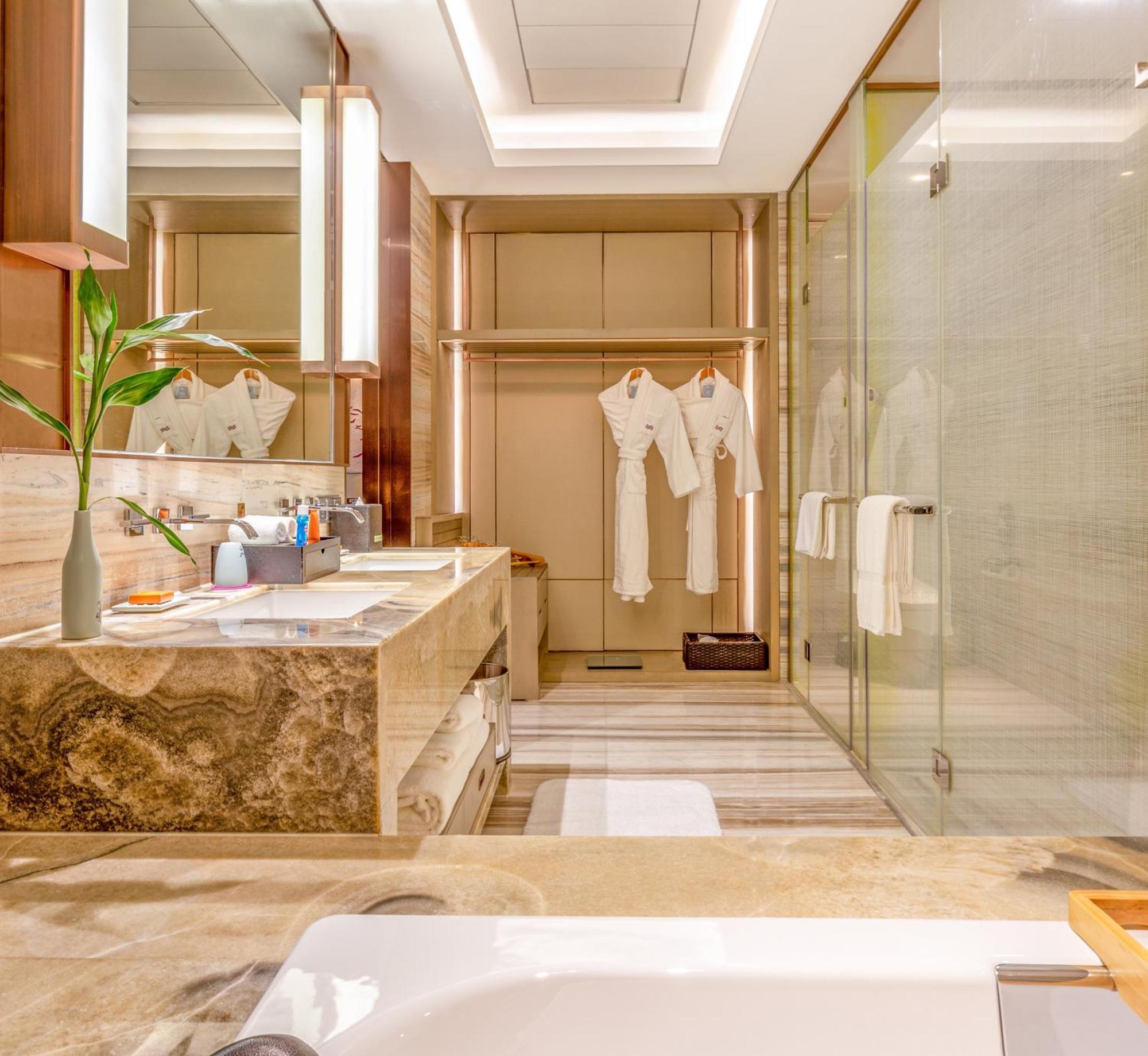 คราวน์ พลาซา อี้ปิน Hotel อี๋ปิน ภายนอก รูปภาพ