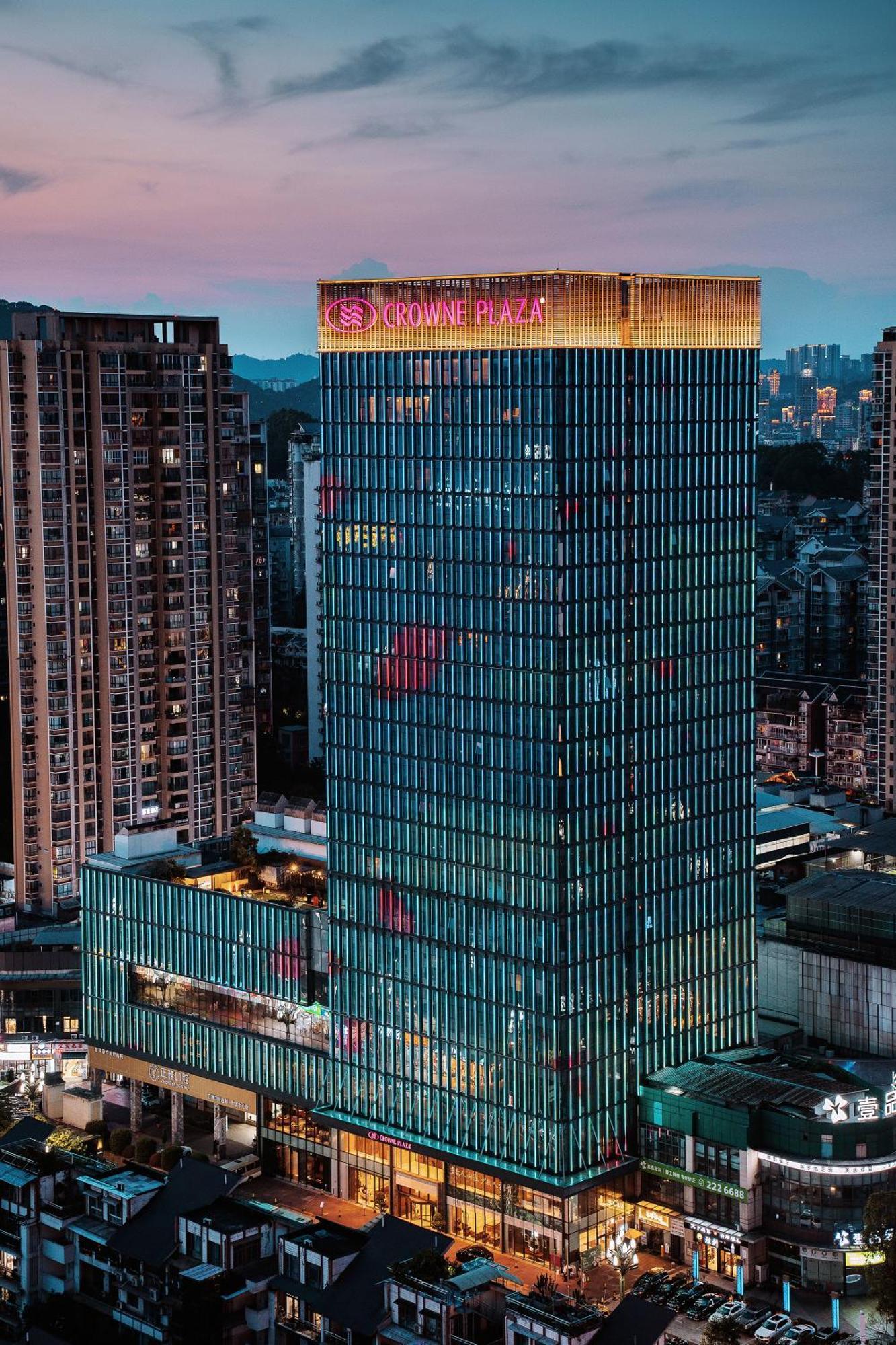 คราวน์ พลาซา อี้ปิน Hotel อี๋ปิน ภายนอก รูปภาพ
