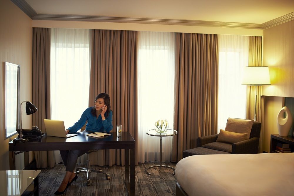 คราวน์ พลาซา อี้ปิน Hotel อี๋ปิน ภายนอก รูปภาพ